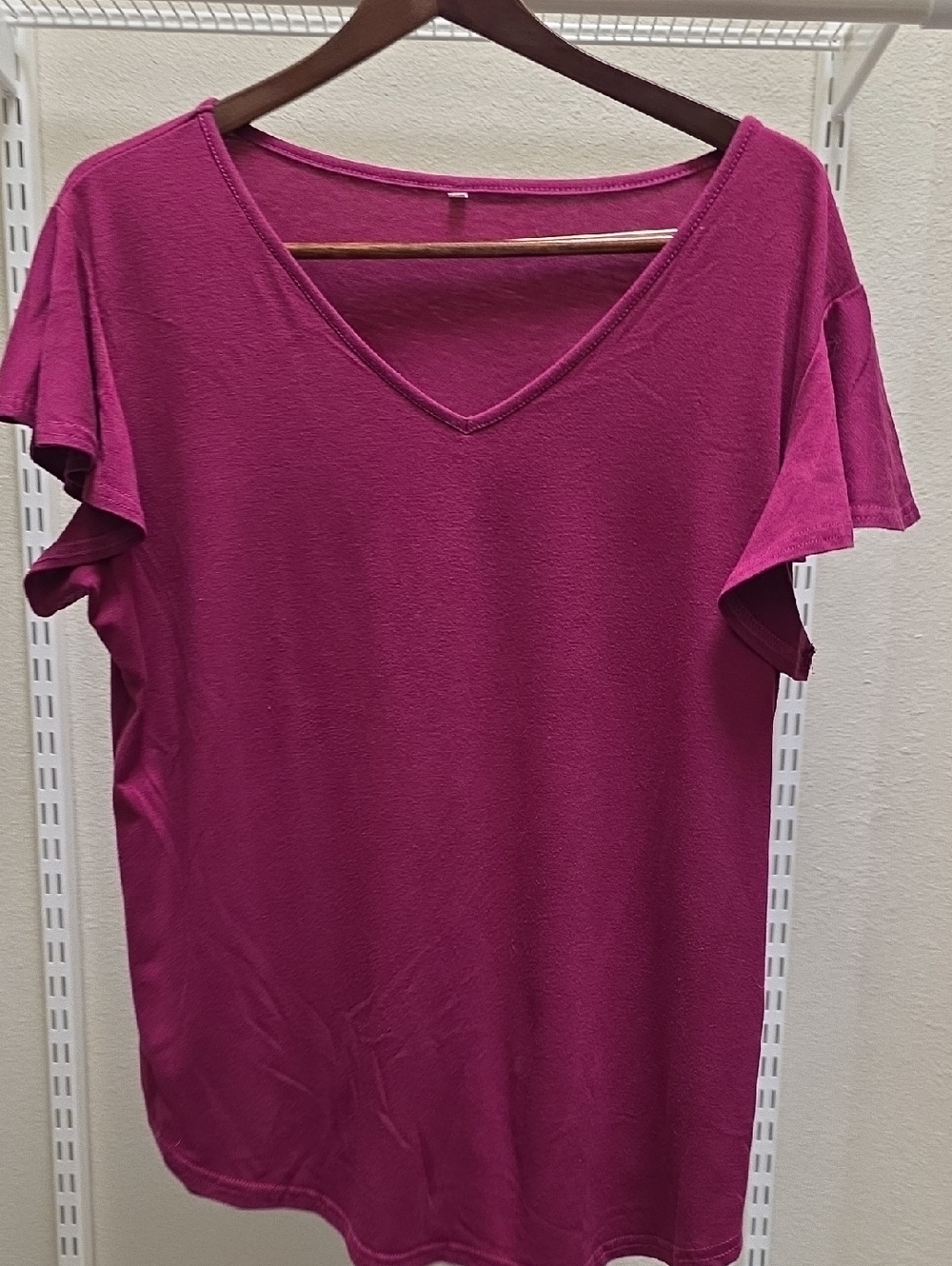 Women’s V-Neck Short Sleeve Top in Berry
